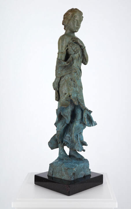 Anna Razumovskaya Holding On Detail2